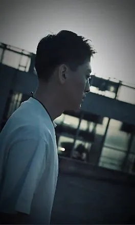 跳楼后我成了绝世神医海报