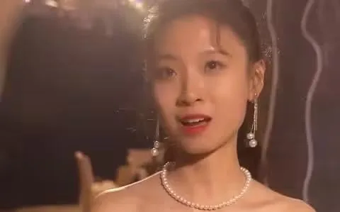 离婚后夫人是首富千金海报